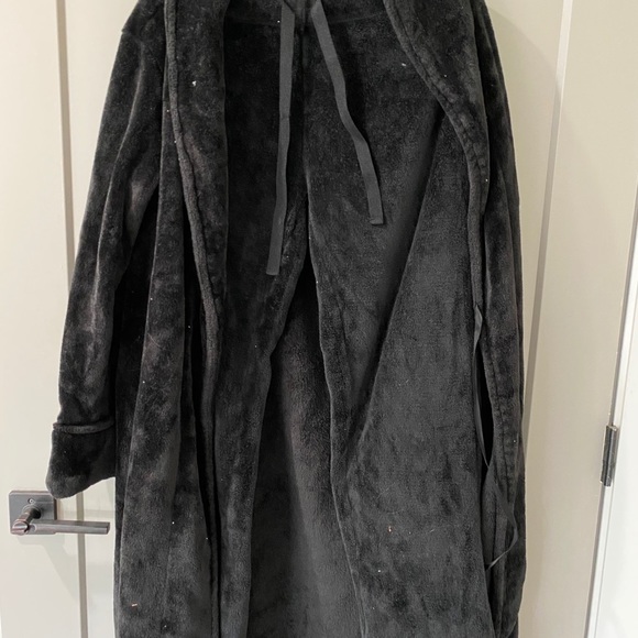 All size small - Picture 5 of 16